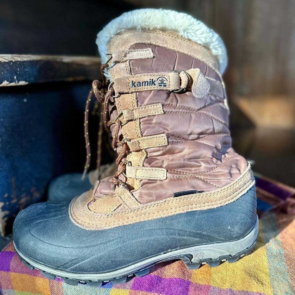 Kamik Women's Tan and Black Winter Boots